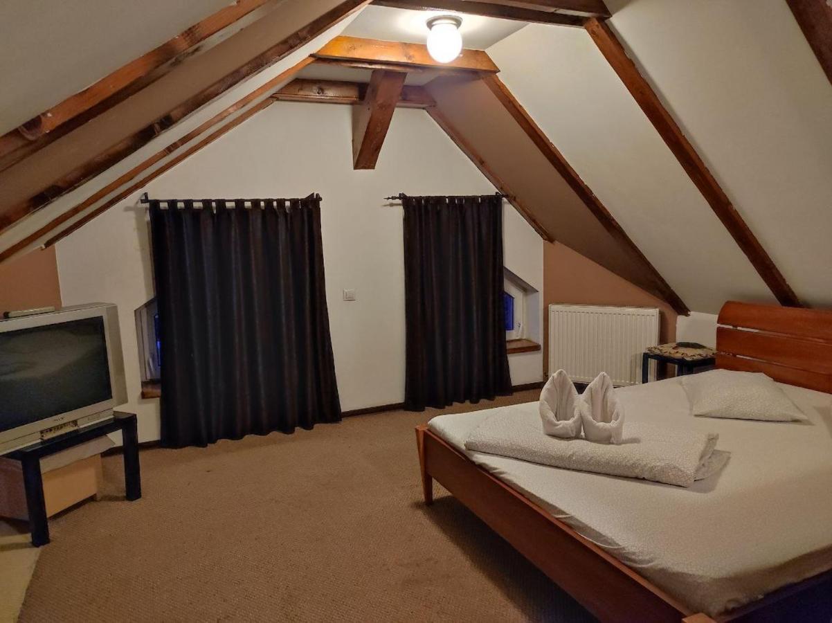 Scarlette Hotel Brasov Luaran gambar