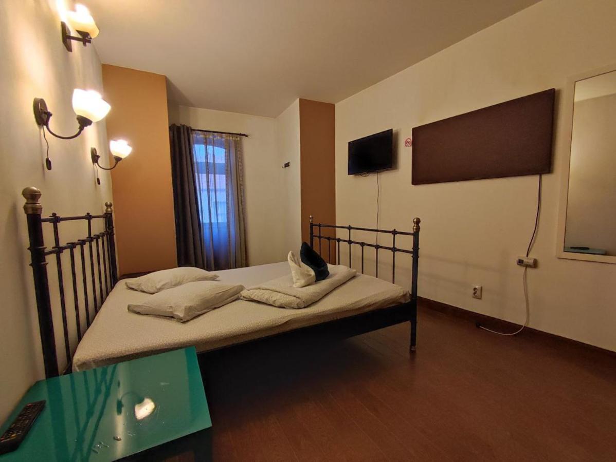 Scarlette Hotel Brasov Luaran gambar